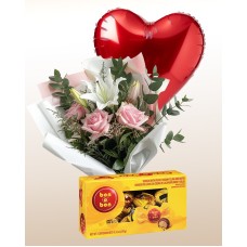 Buquê de rosas delicadas + Combo Bon o Bon + Balão