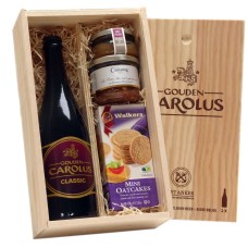 Kit de aperitivos com cerveja belga e iguarias francesas.