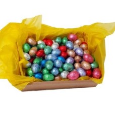 Paasmandje com 120 verpakte Callebaut eitjes