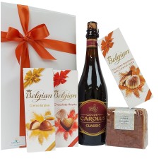 Caixa de presente de madeira com Carolus belga e doces belgas.