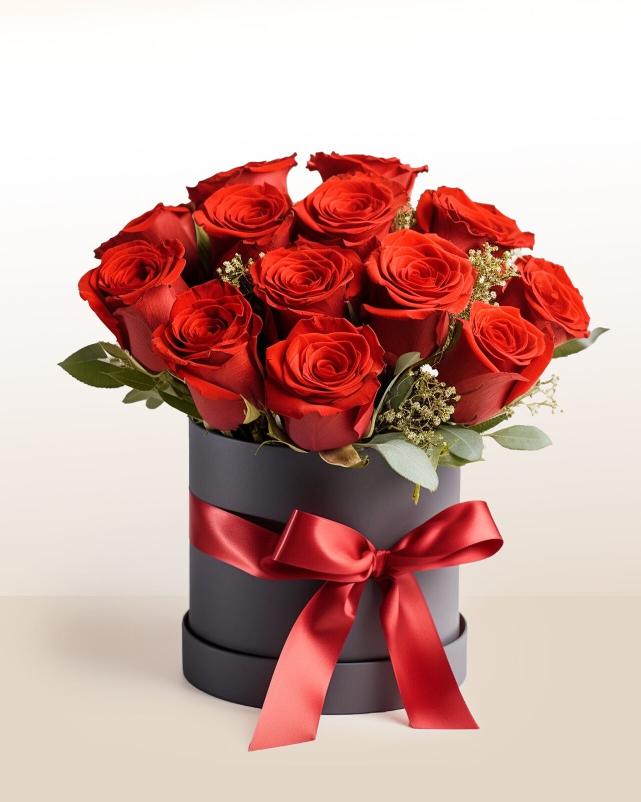 Caixa de veludo com 12 rosas