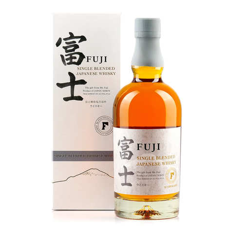 Fuji Single Blended - Whisky japonês com 43% de teor alcoólico.